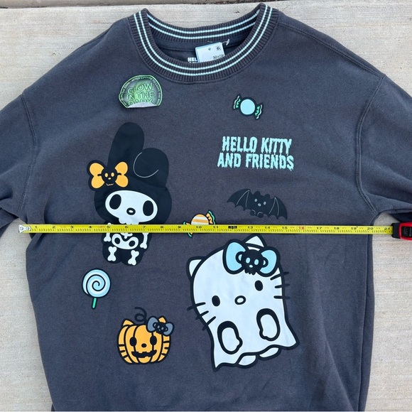 Hello Kitty and Friends Graphic Sweatshirt - Picture 11 of 12